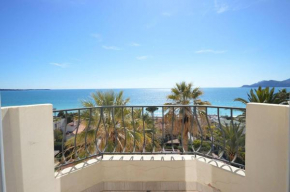 Brand New Three-bedroom Apartment Seaviews